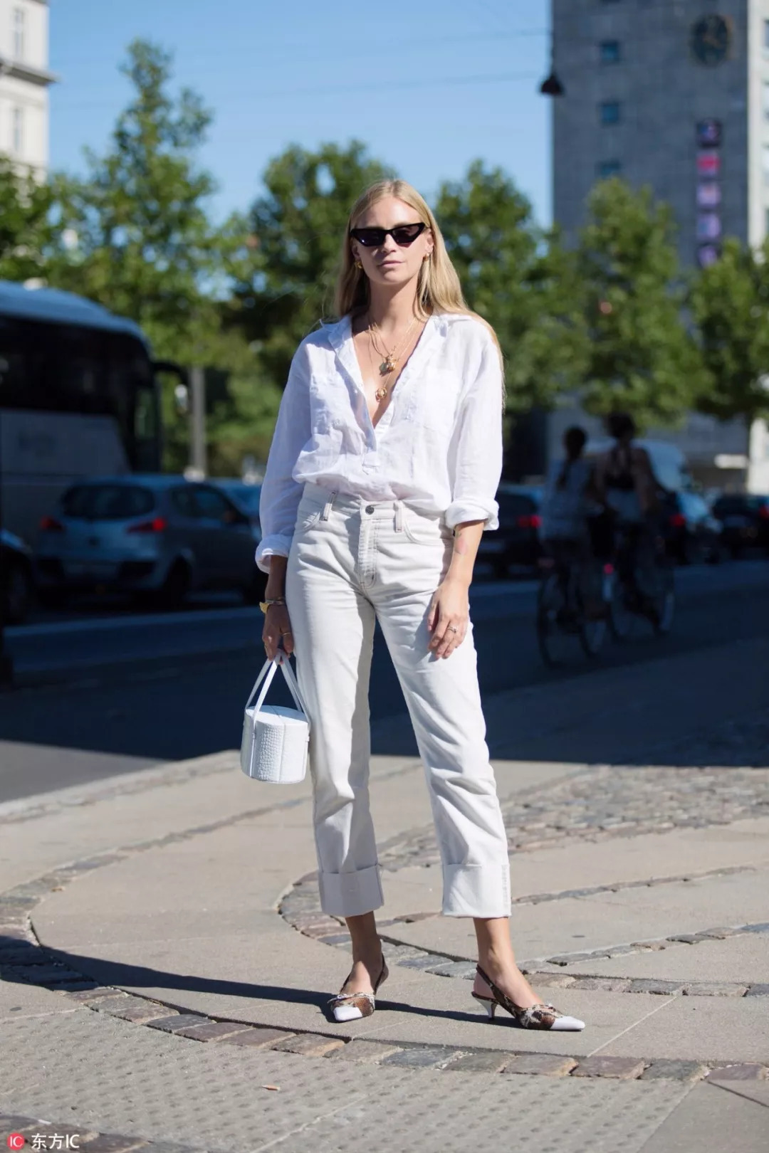 White Mom Jeans Style - Wholesale7 Blog - Latest Fashion News And Trends