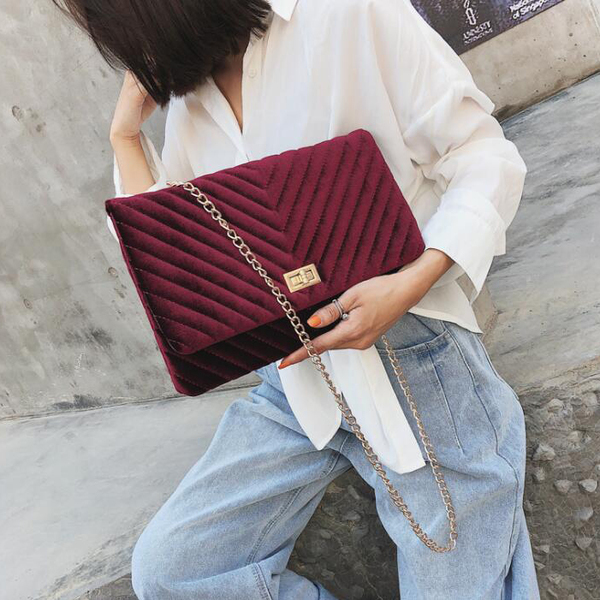 Wholesale7 Velvet Solid Square Chain Crossbody bags Wholesale7 Velvet Solid Square Chain Crossbody bags