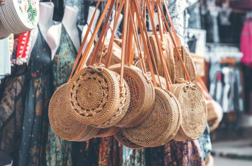 Exquisite woven straw bag